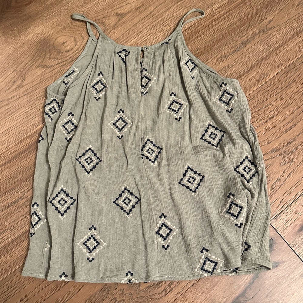 Patterned Tank Top - Picture 2 of 4